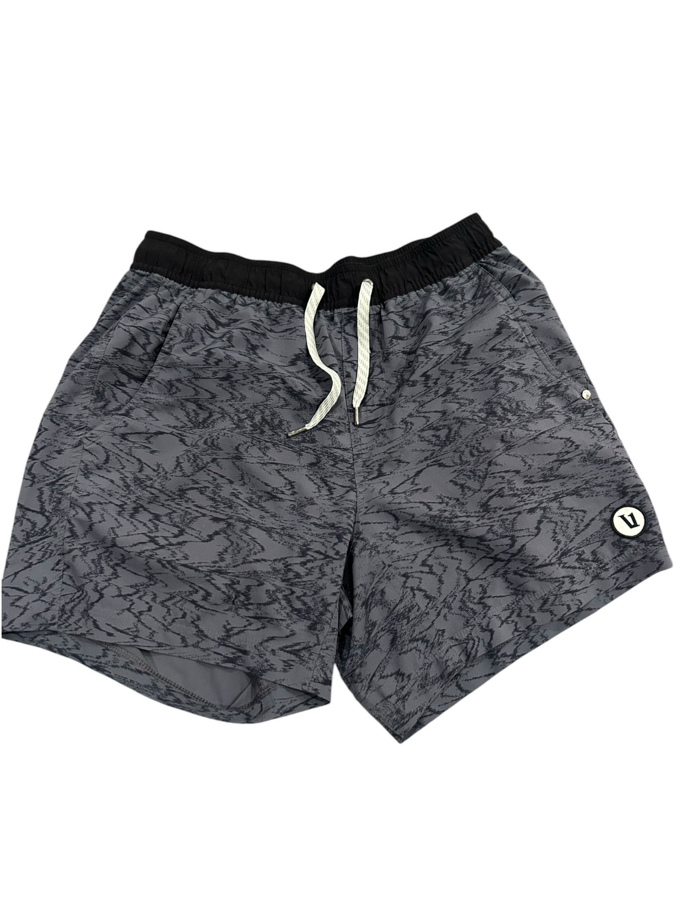 Vuori shorts size medium